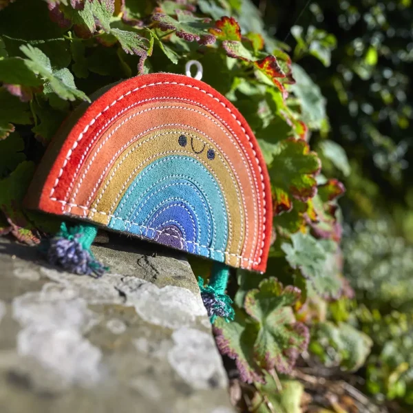 Rainbow Warrior // Økologisk hundelegetøj (regnbue)