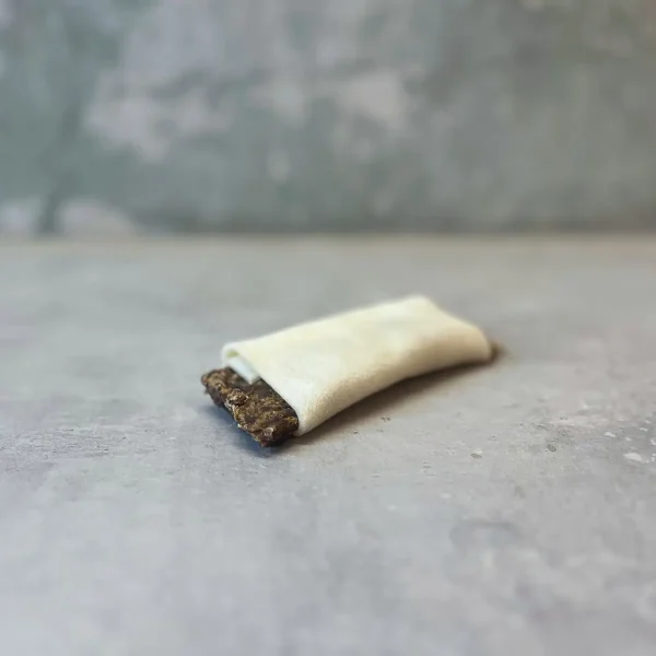 Rauh! Beef Toast, Small // Fyldt tyggeben af oksehud